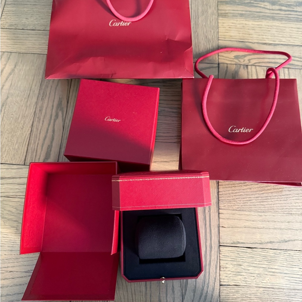 Cartier box plus bag (Juste un Clou)